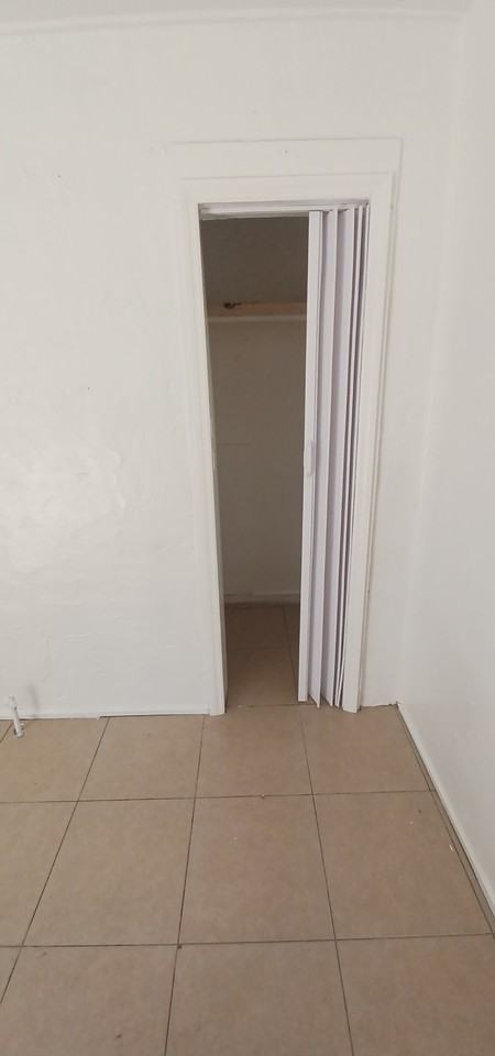 102 W Ohio St #2 - Photo 4 of 9