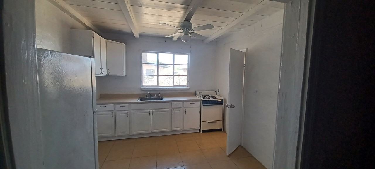 102 W Ohio St #2 - Photo 5 of 9