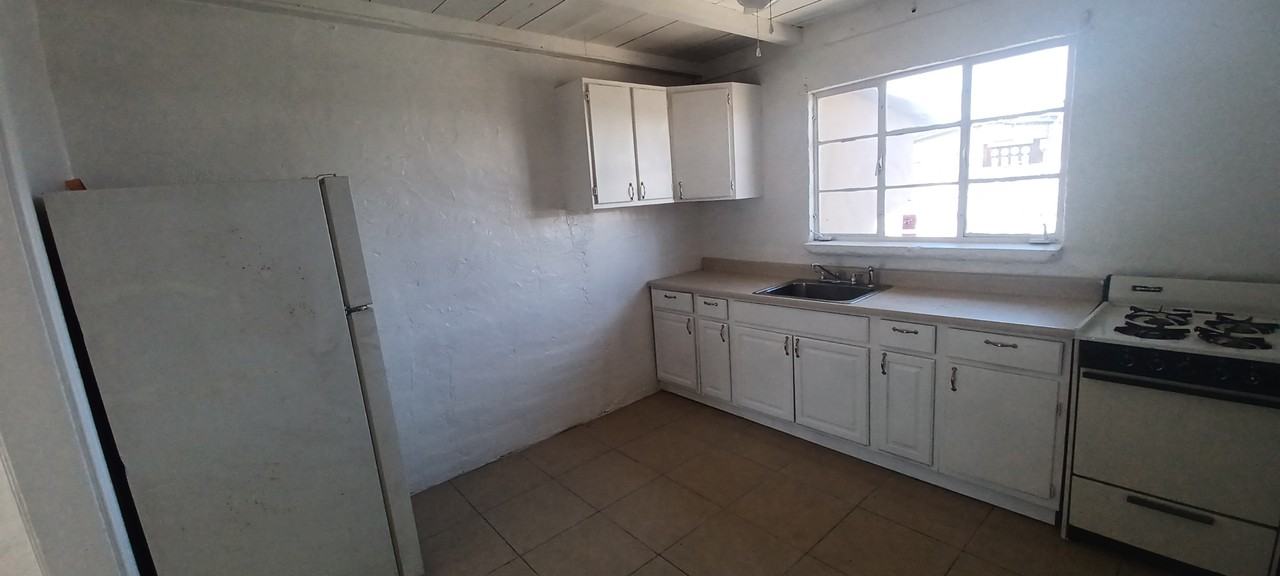 102 W Ohio St #2 - Photo 7 of 9