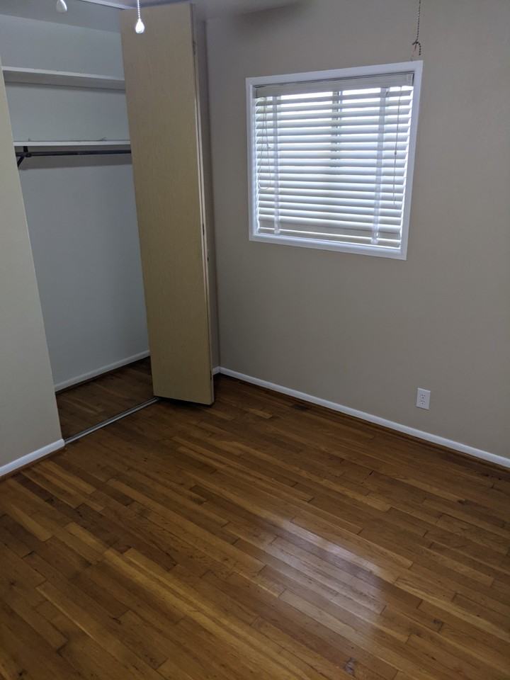 1409 Metropolitan Dr #1 - Photo 2 of 7