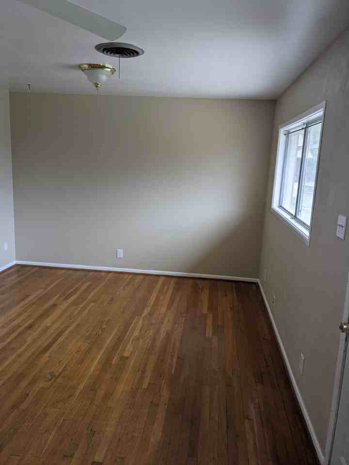 1409 Metropolitan Dr #1 - Photo 3 of 7