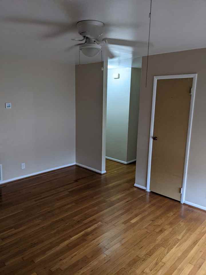 1409 Metropolitan Dr #1 - Photo 4 of 7