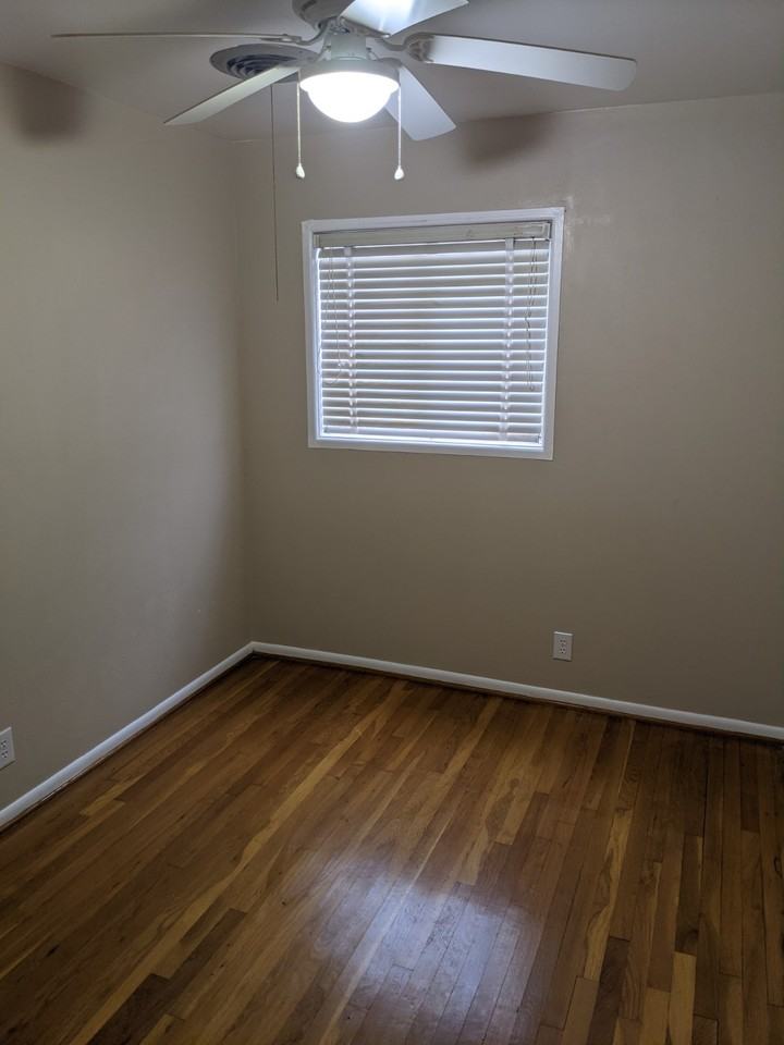 1409 Metropolitan Dr #1 - Photo 5 of 7