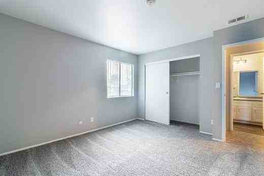 4433 Continental Way - Photo 5 of 7