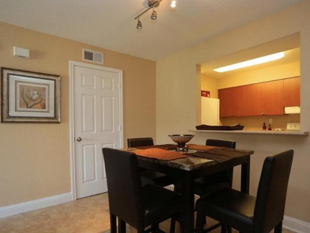 3219 69th St - Photo 3 of 7