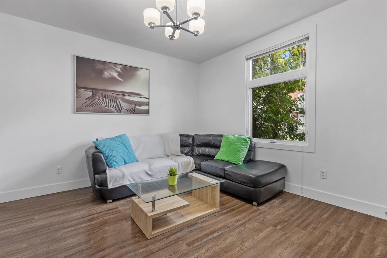 386 4a 386 Chapel Street 4A, Ottawa, ON K1N 7Z6 6 Bedroom Apartment