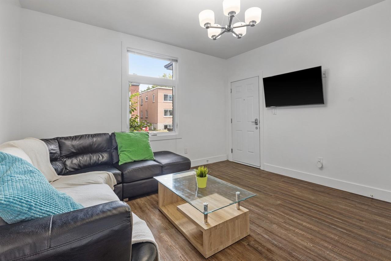 386 4a - 386 Chapel Street #4A - Photo 2 of 20