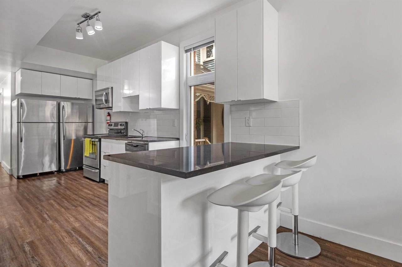 386 4a - 386 Chapel Street #4A - Photo 3 of 20