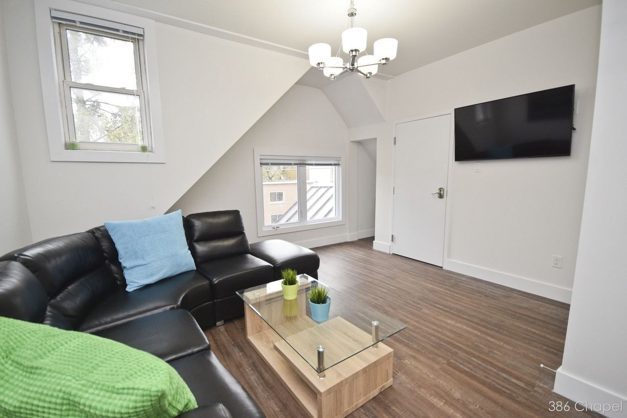 386 Chapel St #1A - Photo 7 of 20