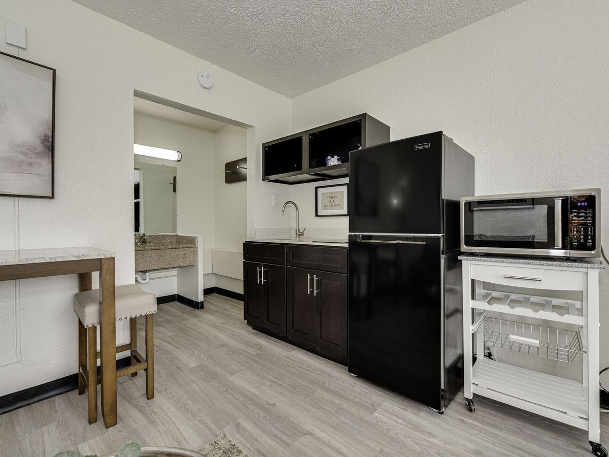 4903 Market St, Wilmington, NC 28405 Studio Apartment for 907/month