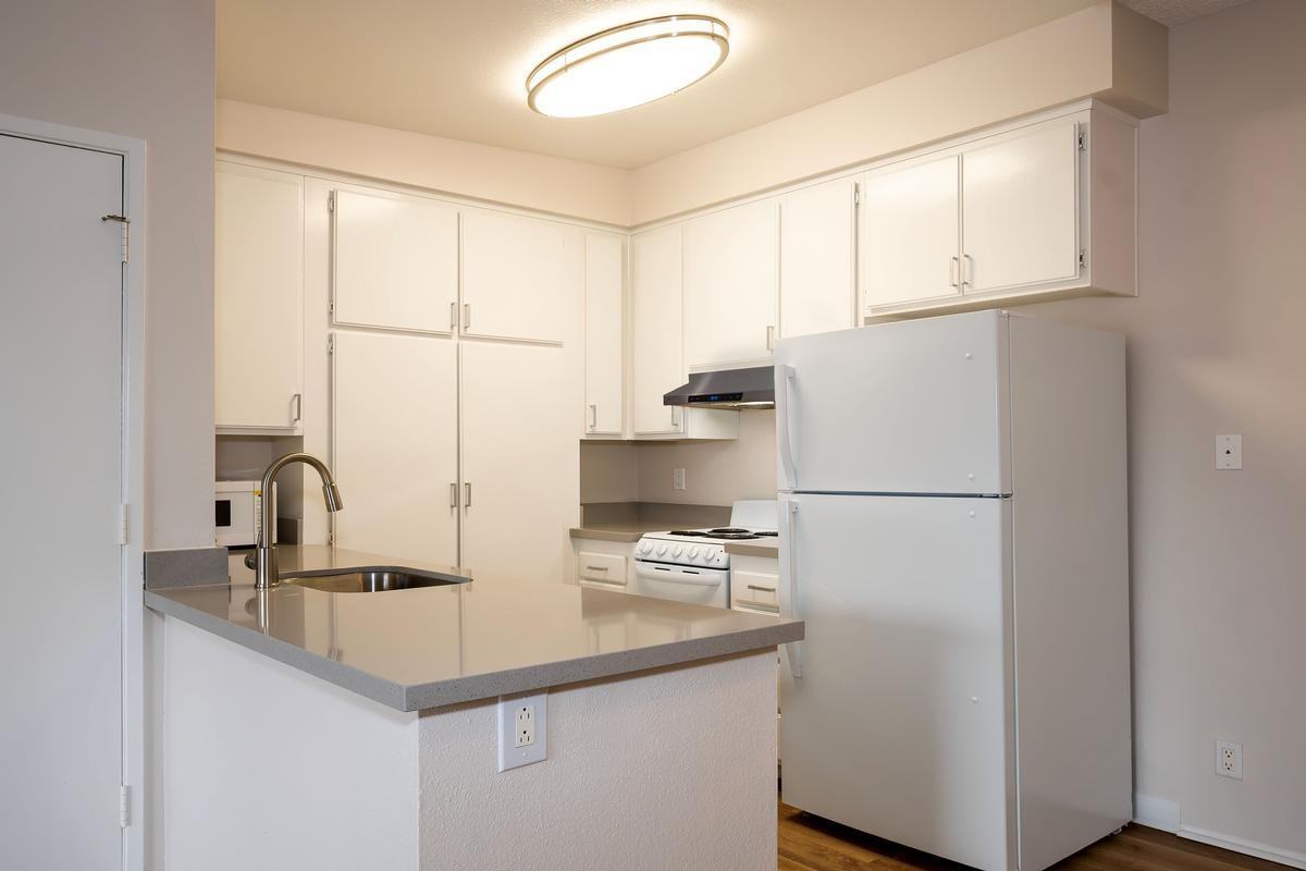 2549 East Valley Parkway - Photo 4 of 13