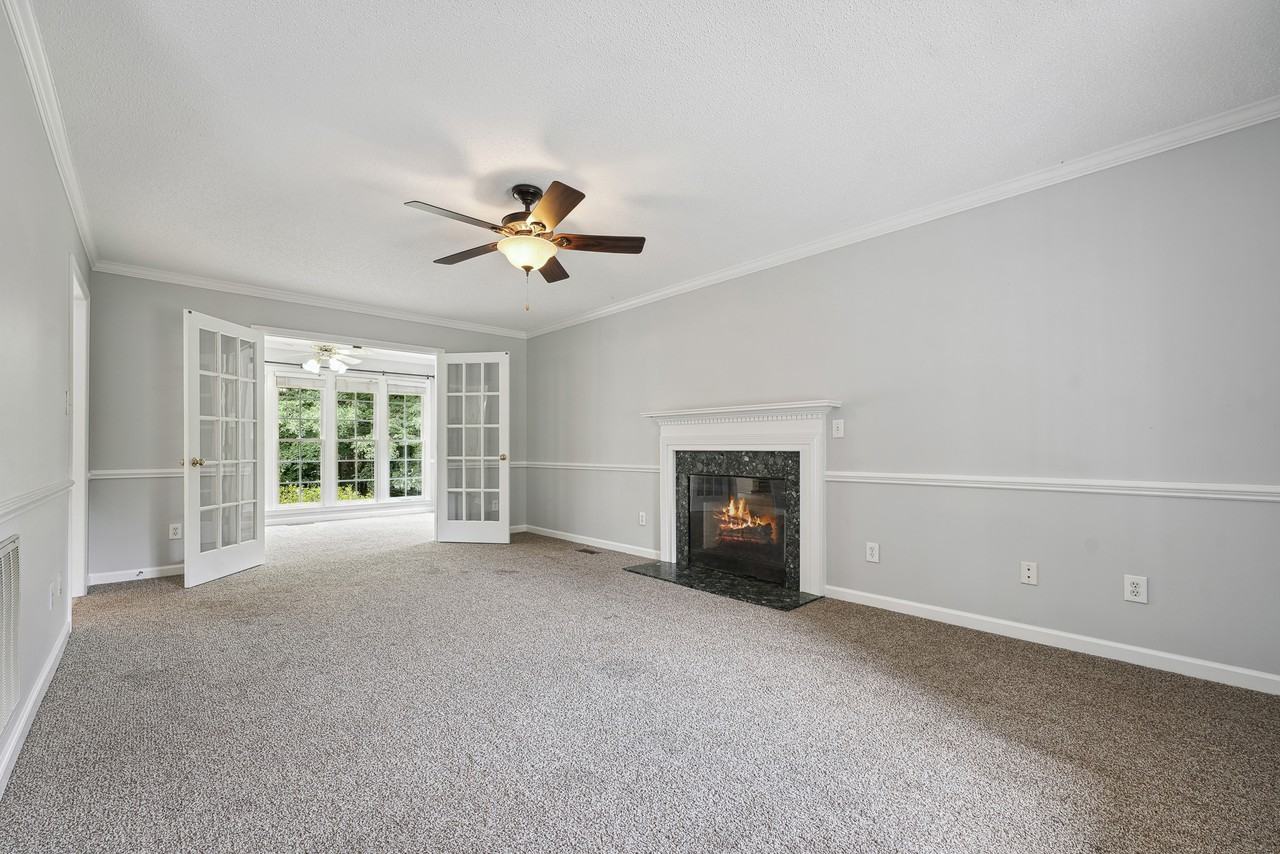 223 Wintergreen Dr #1 - Photo 5 of 32