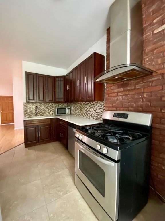 1522 Bergen St - Photo 4 of 18