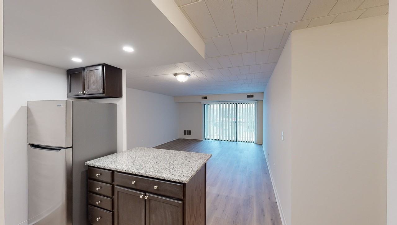 Claybourne - Photo 4 of 47