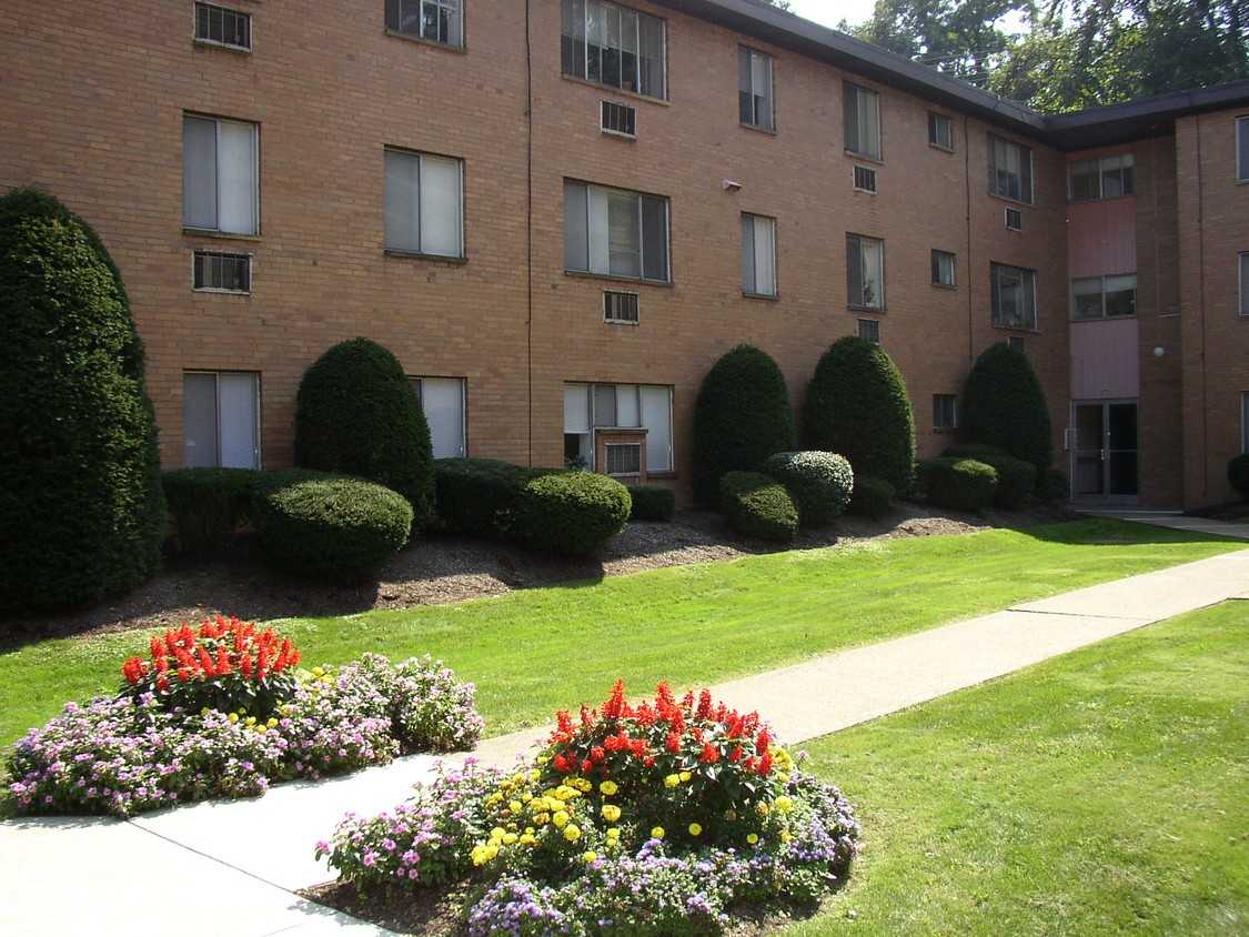 Velma Court - Photo 3 of 10