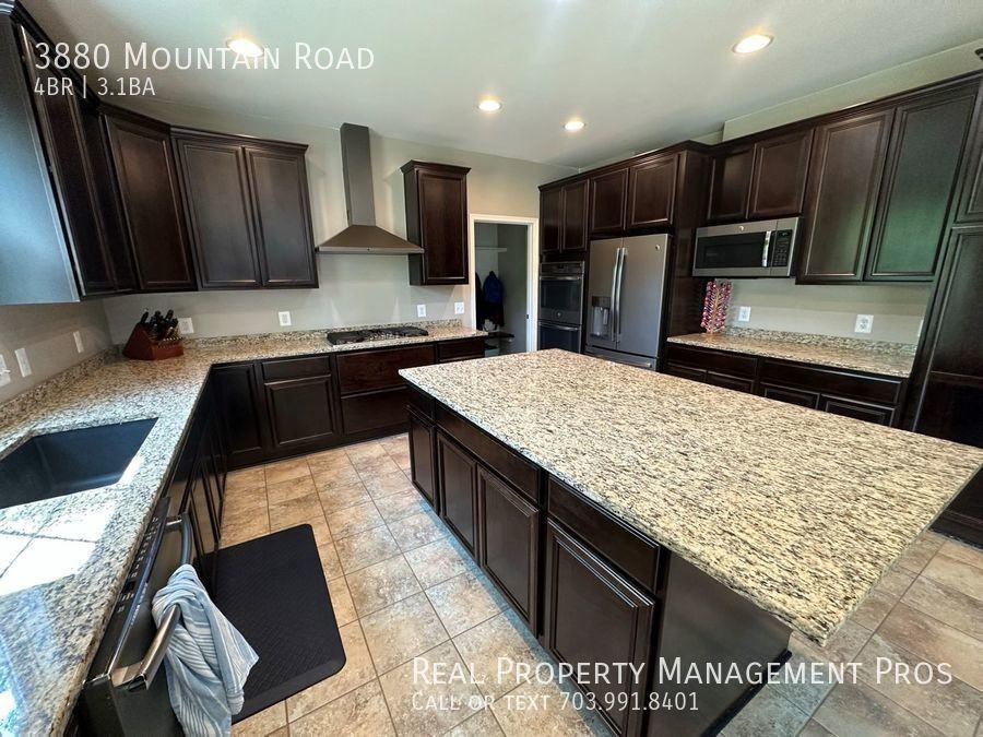 3880 Mountain Rd - Photo 2 of 22