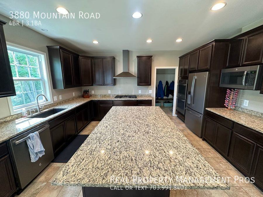 3880 Mountain Rd - Photo 3 of 22