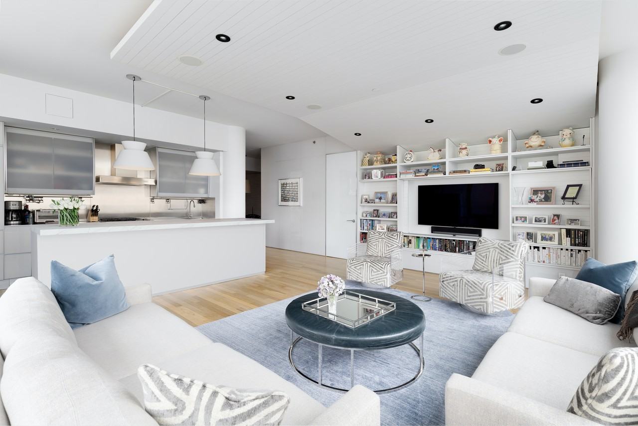 8 Union Sq S #6A - Photo 2 of 10