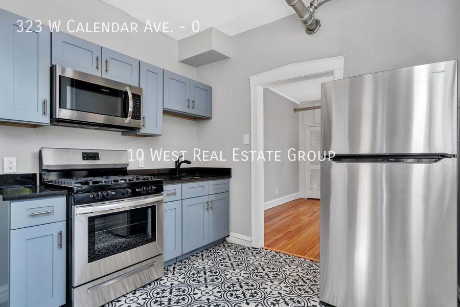 323 W Calendar Ave #0 - Photo 3 of 16