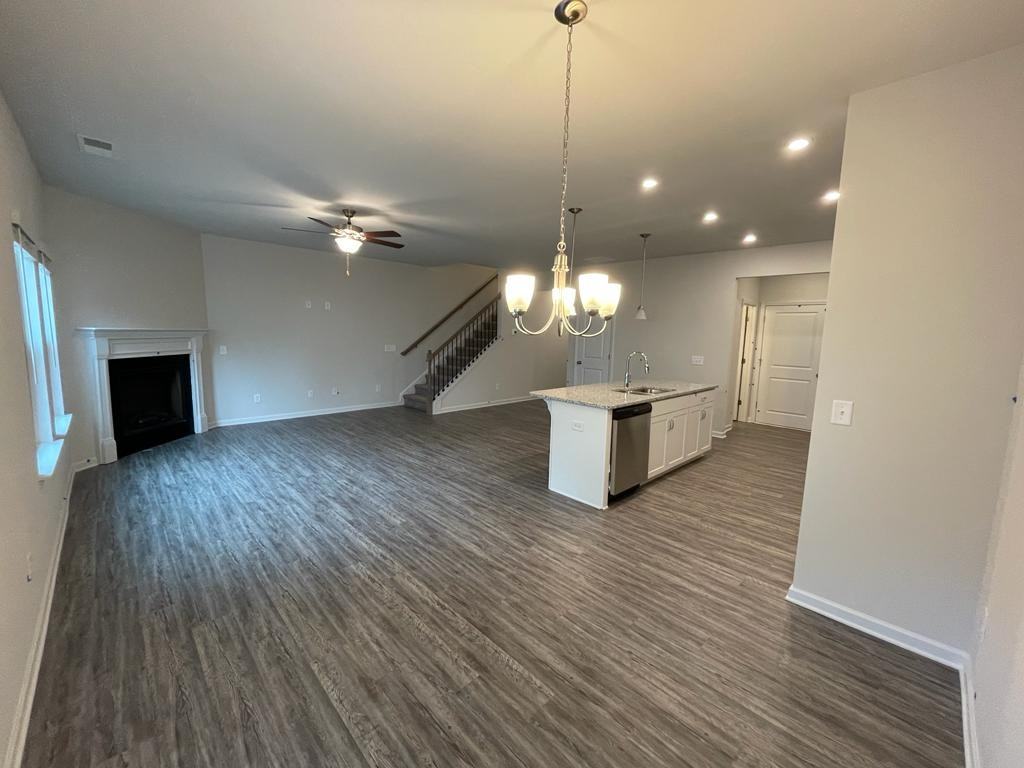 155 Inman Dr - Photo 3 of 19