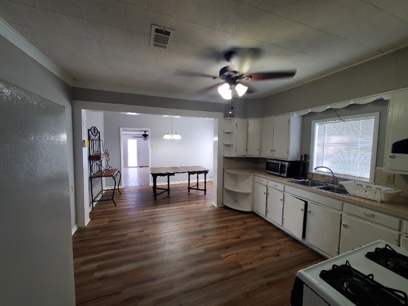 2815 Graybow Rd - Photo 7 of 10