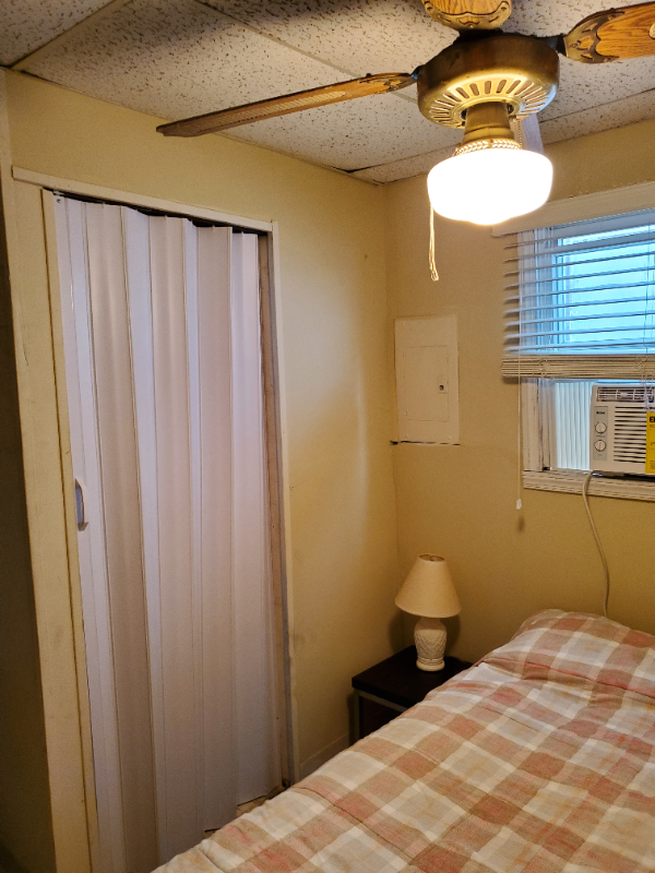 310 11th St - Photo 2 of 11