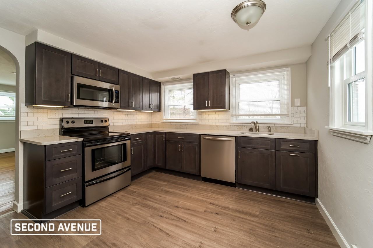 710 Sheridan Ave - Photo 4 of 13