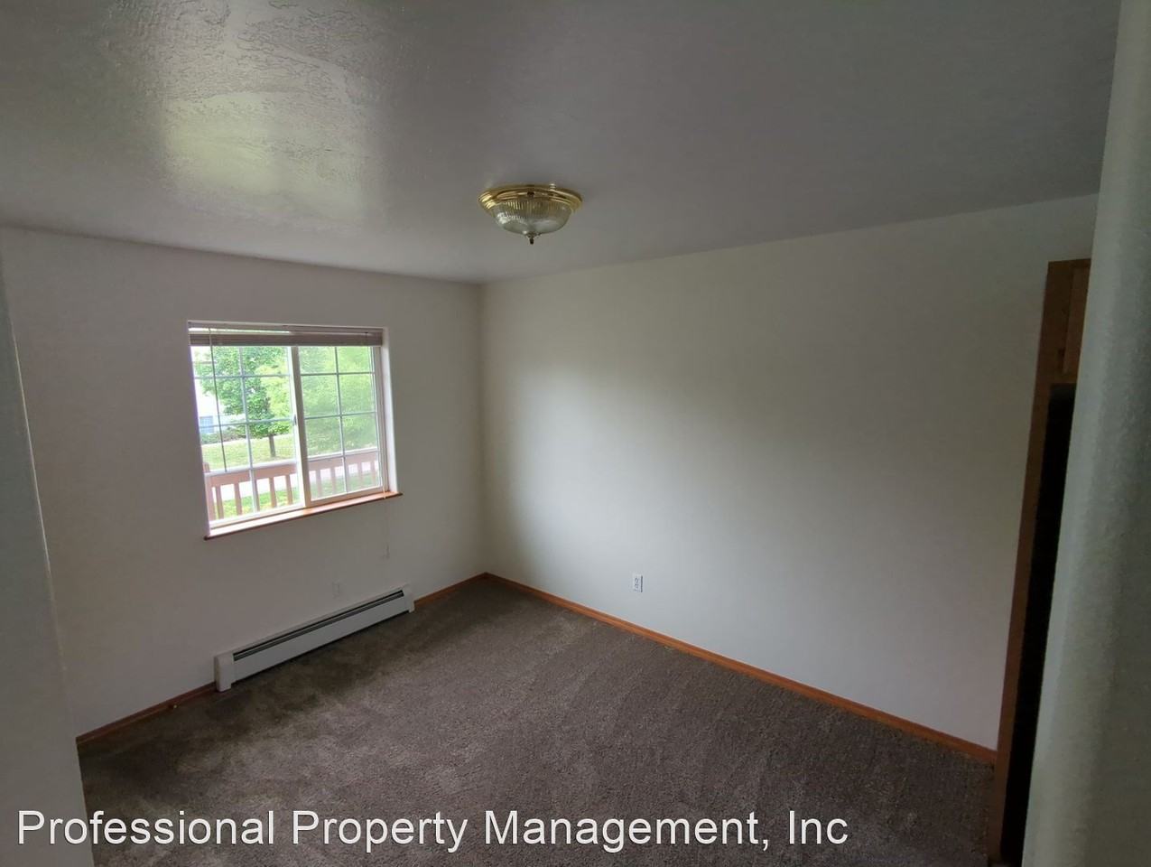 2401/2405 Leo Ave A-D - Photo 3 of 6