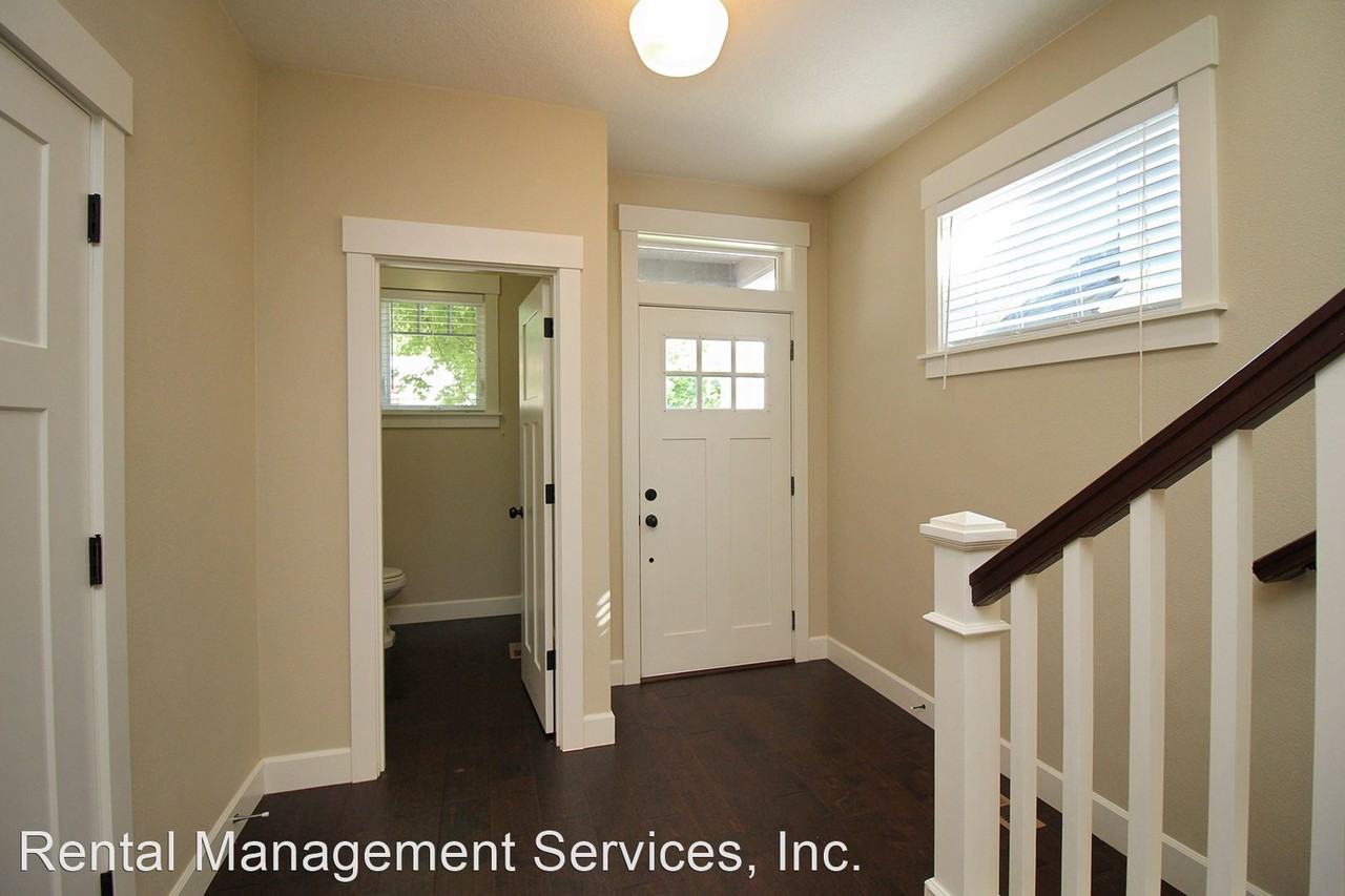 7014 N Richards St - Photo 3 of 33