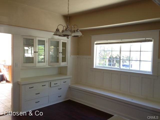 261 W 16th St - Photo 3 of 10