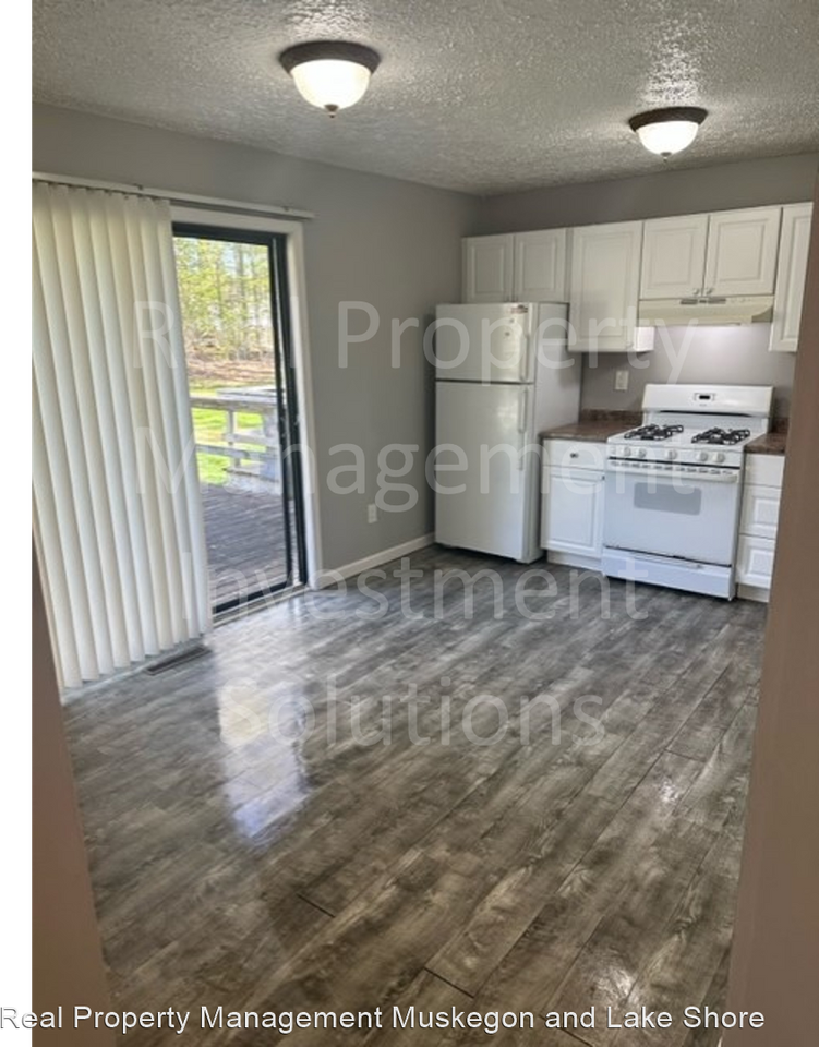 14112 152nd Ave - Photo 2 of 11