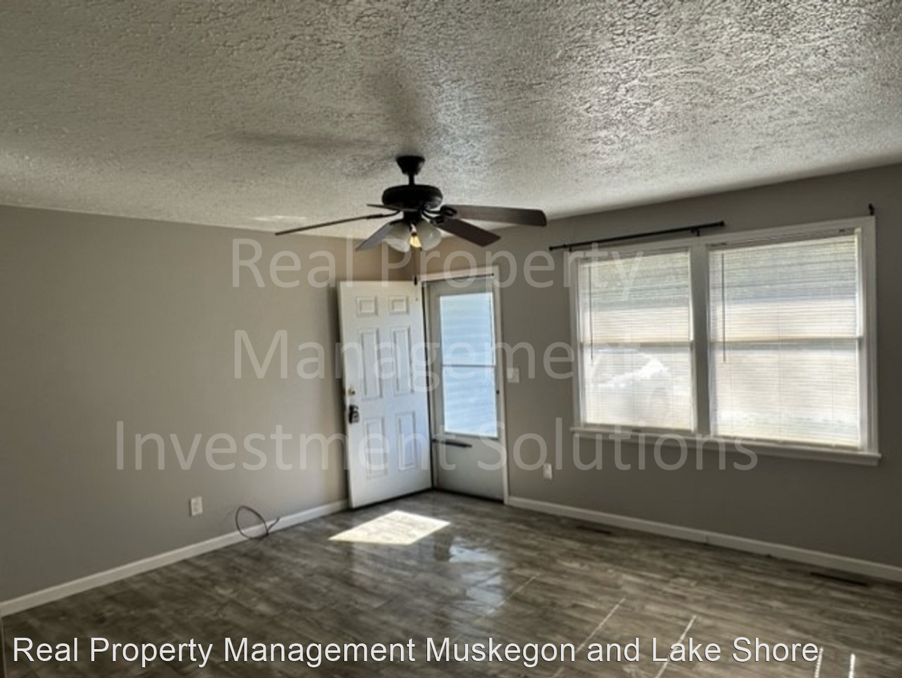 14112 152nd Ave - Photo 3 of 11