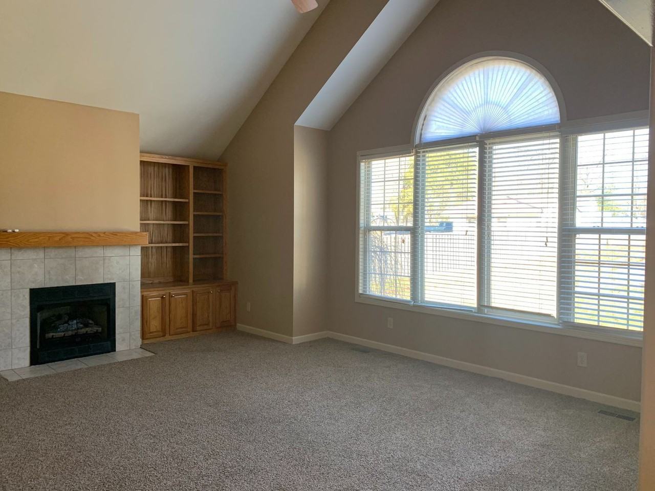 121 Oakmont Dr - Photo 3 of 29