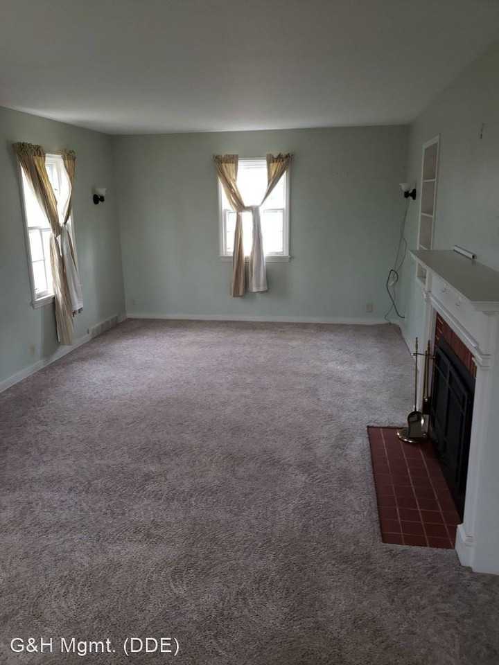 211 1st St Nw - Photo 3 of 5