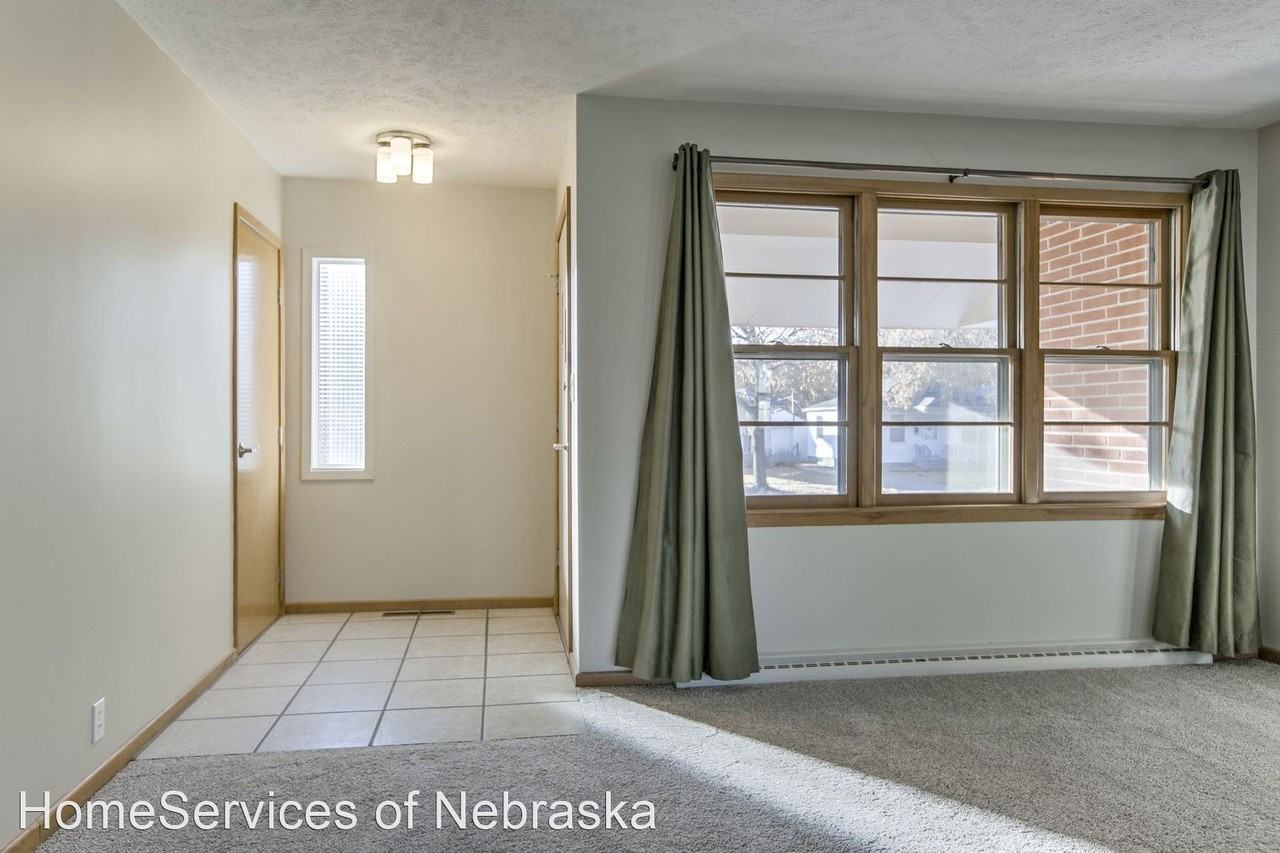 3920 W St - Photo 2 of 17