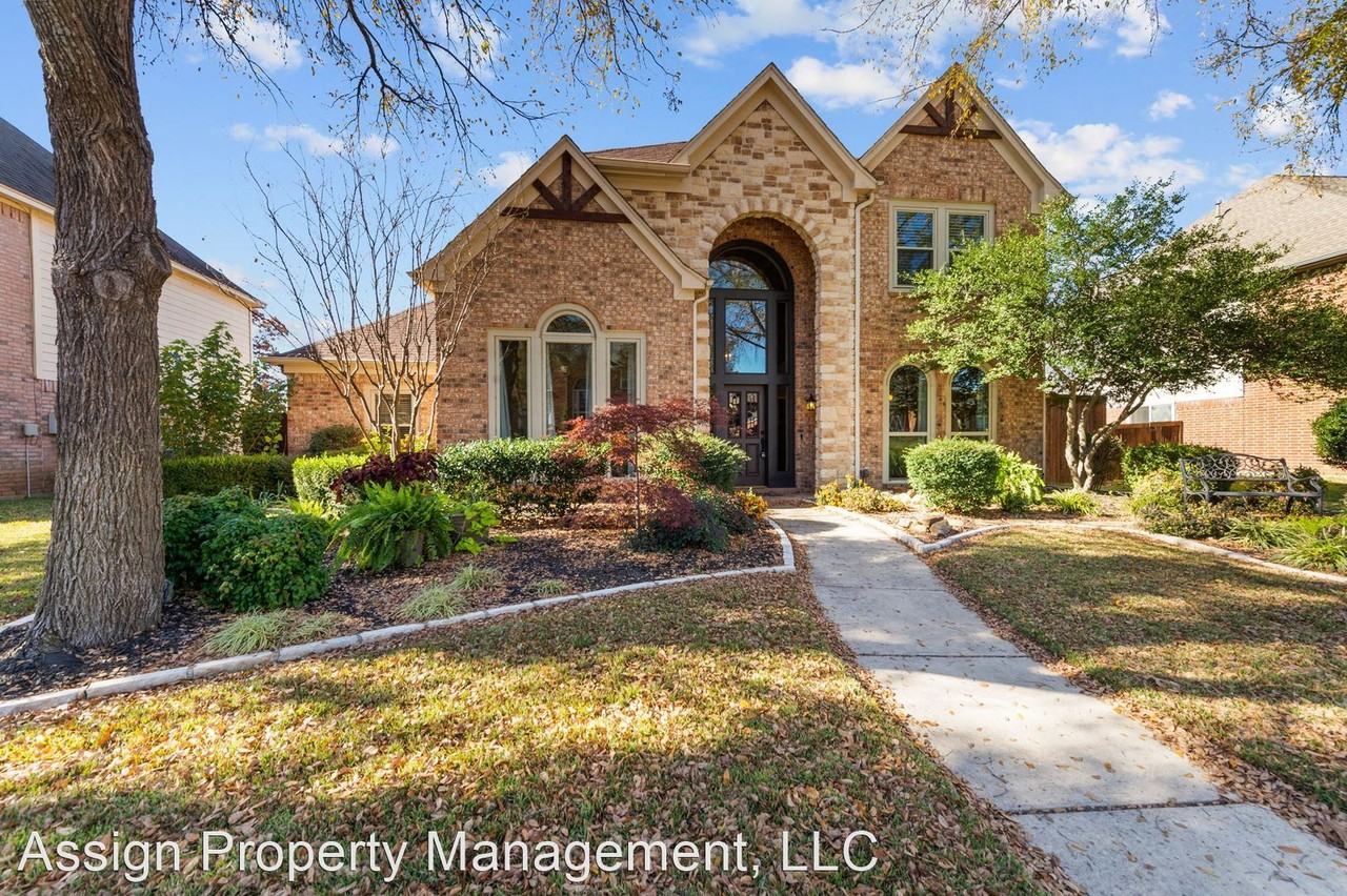 1518 Lakeview Dr - Photo 2 of 26