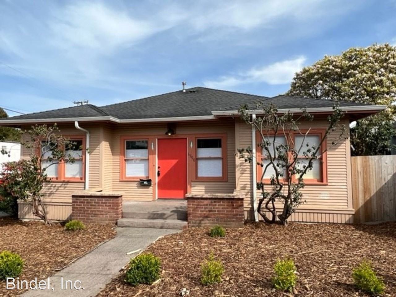 1590 G St - Photo 3 of 24