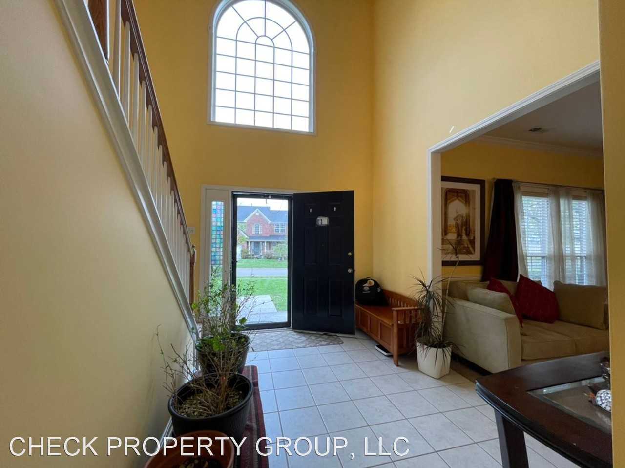 9406 Harlow Ct - Photo 3 of 33