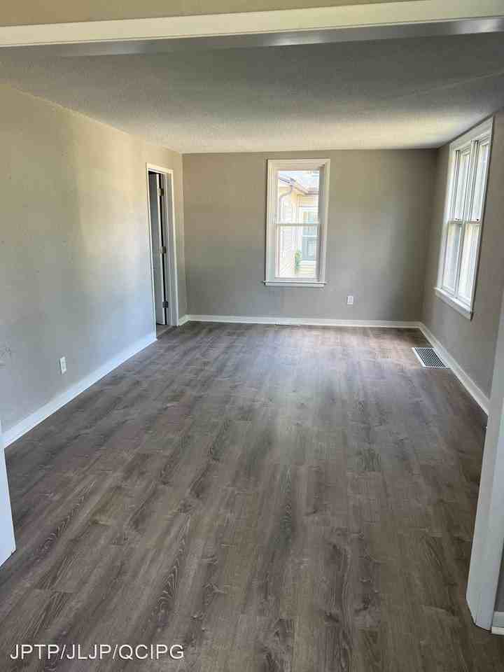 2925 Bellevue Ave - Photo 2 of 9