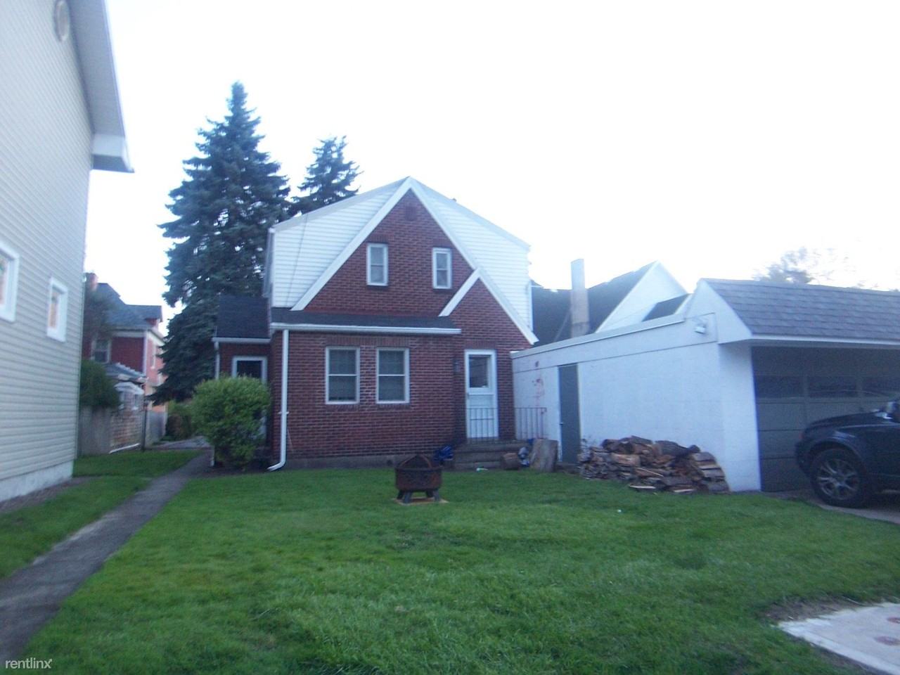 311 Beaver St - Photo 2 of 10