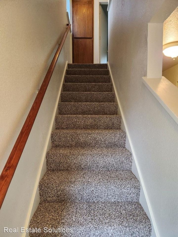 2339 Ferry St - Photo 3 of 14