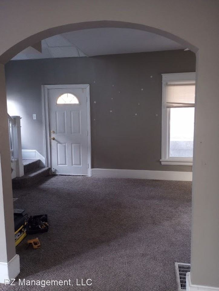 1628 E 45th St - Photo 2 of 20