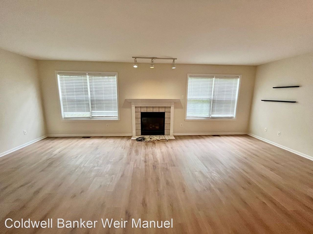 2835 Barclay Way - Photo 2 of 32
