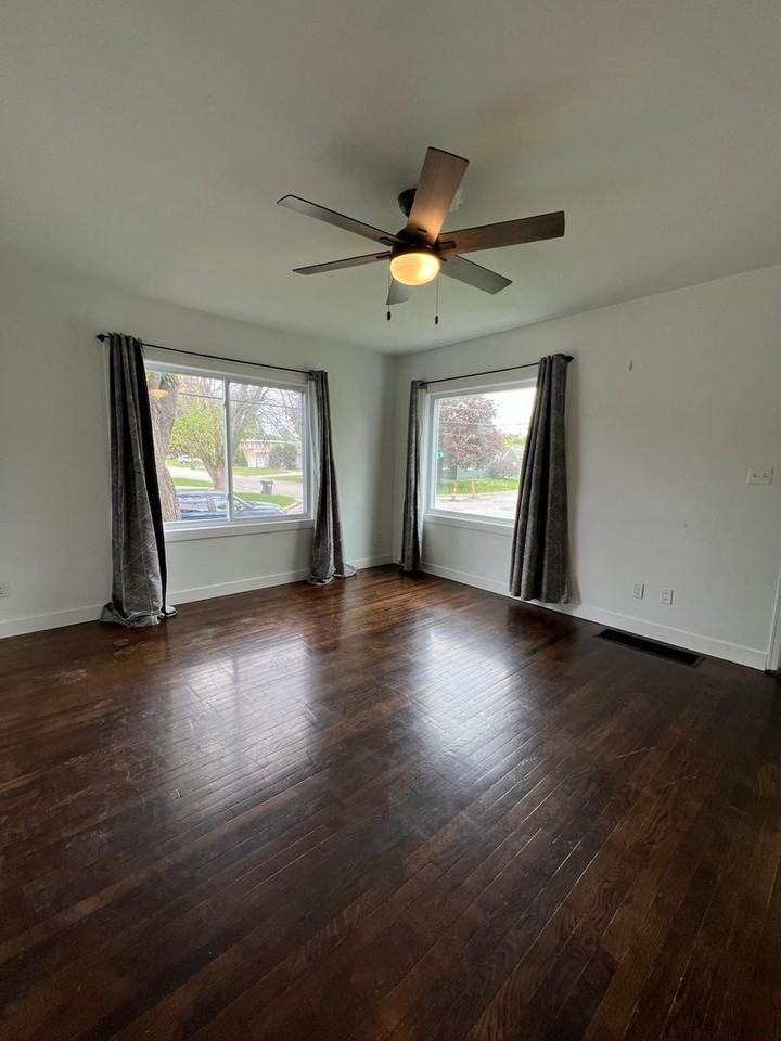 1664 9th Ave N - Photo 2 of 10