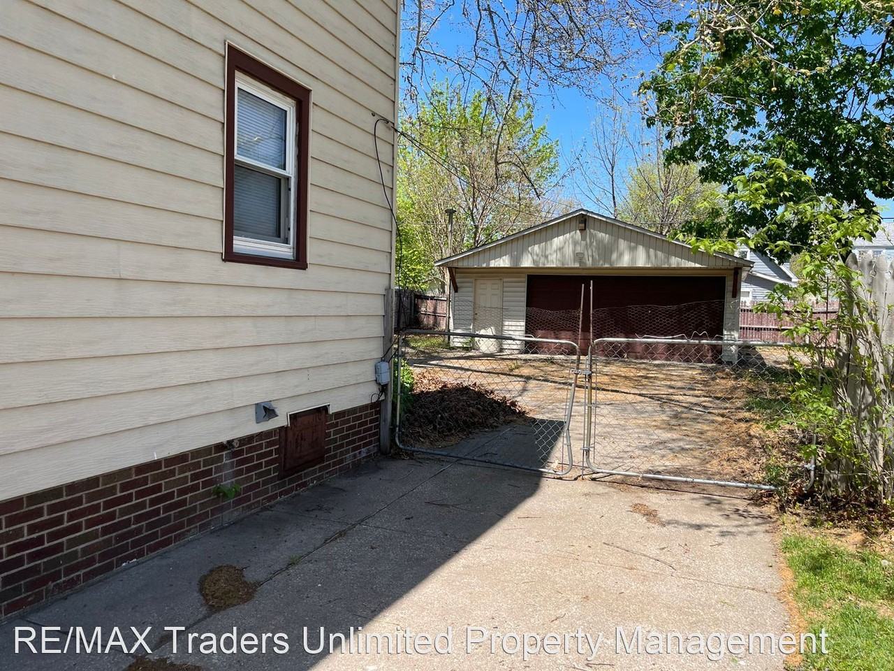 409 E Melbourne Ave - Photo 2 of 15