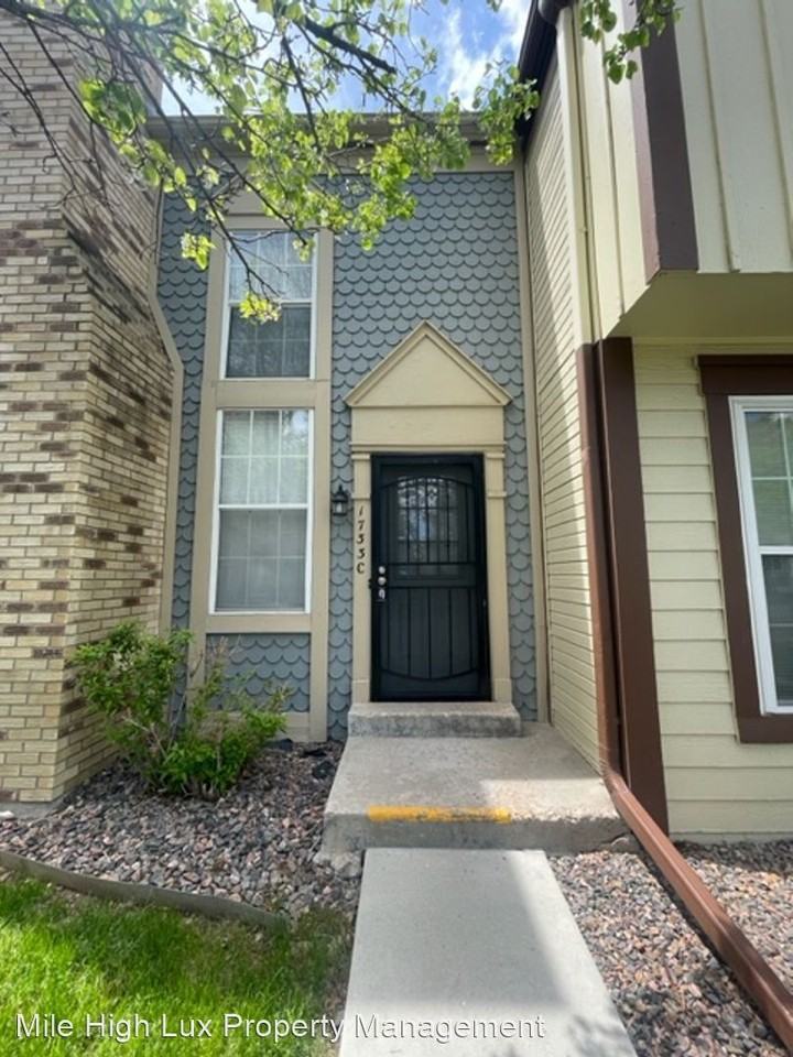 1733 S Blackhawk Way #C - Photo 2 of 20