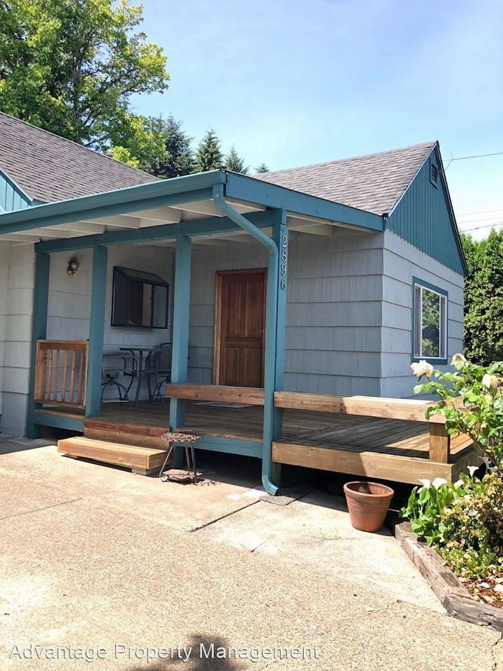 2896 Sw Morris Ave - Photo 2 of 10