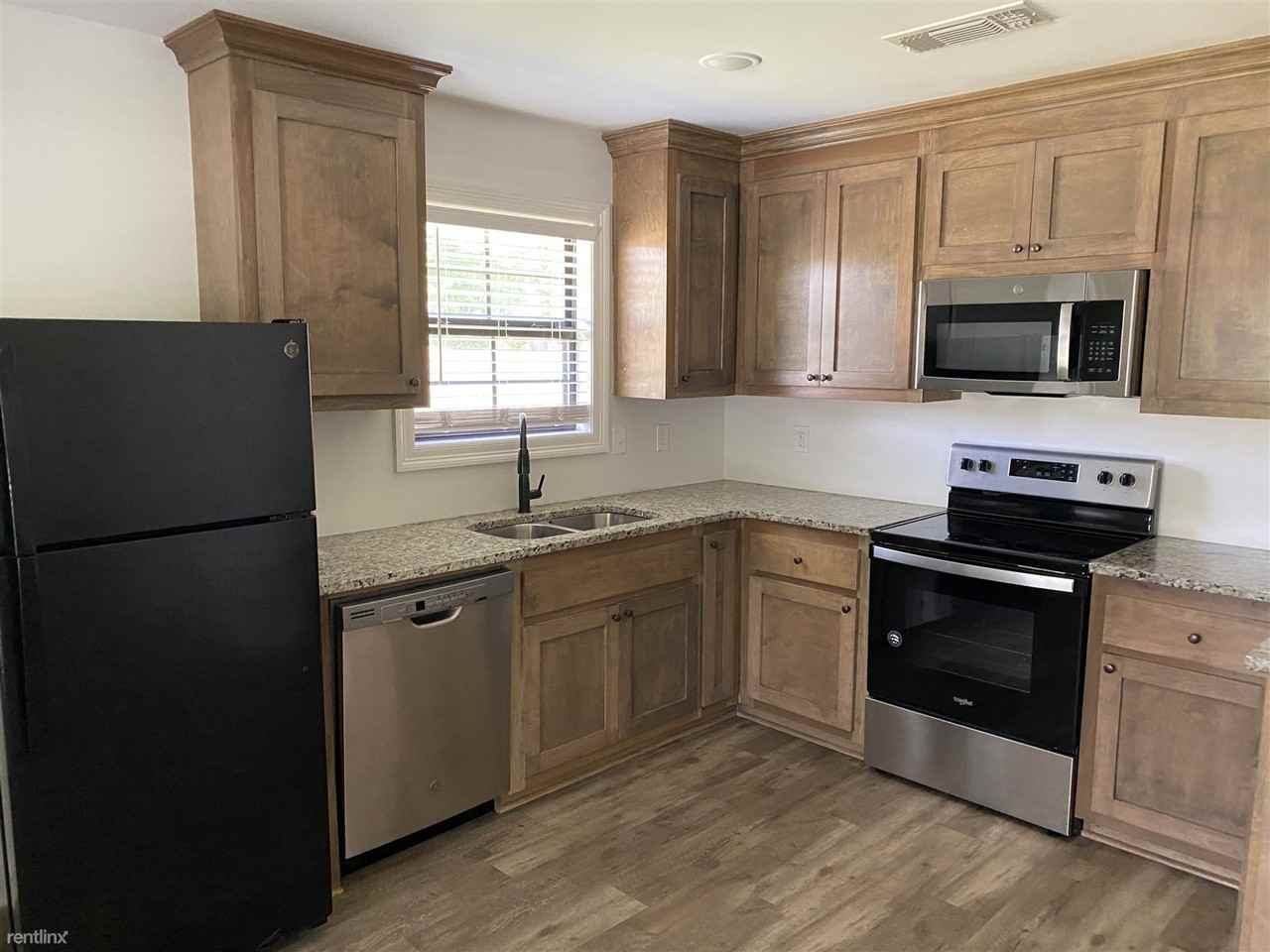 104 Ogilsvie St - Photo 3 of 16