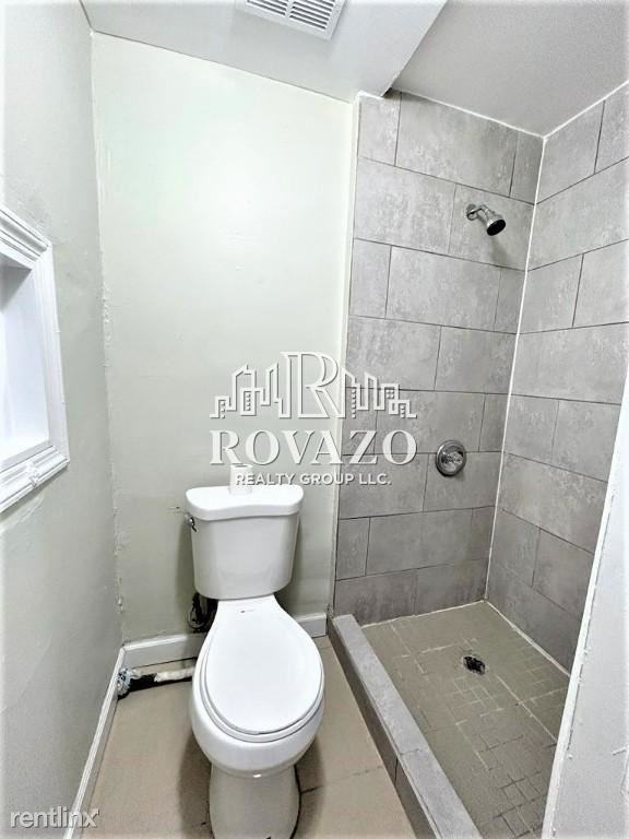 164 S 10th St - Photo 2 of 4