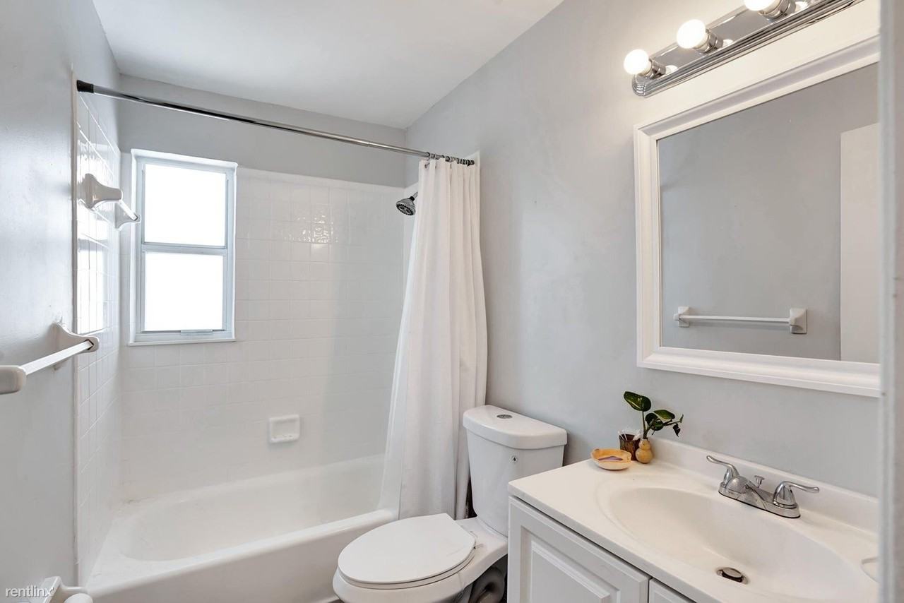 317 Sw 12th Ave - Photo 2 of 10